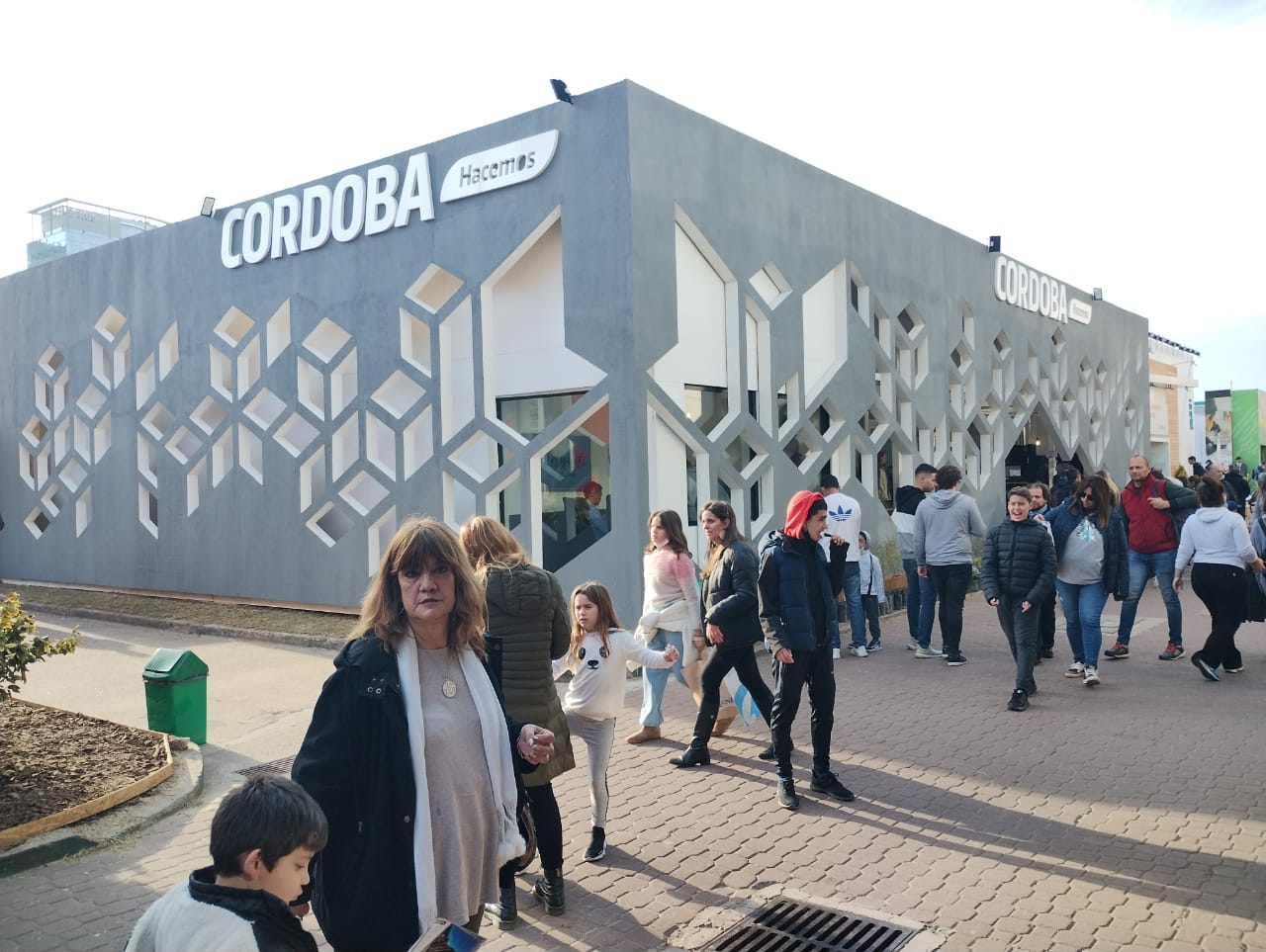 Córdoba muestra todo su potencial en la Rural de Palermo con transmisión en vivo de "Los Agusti"