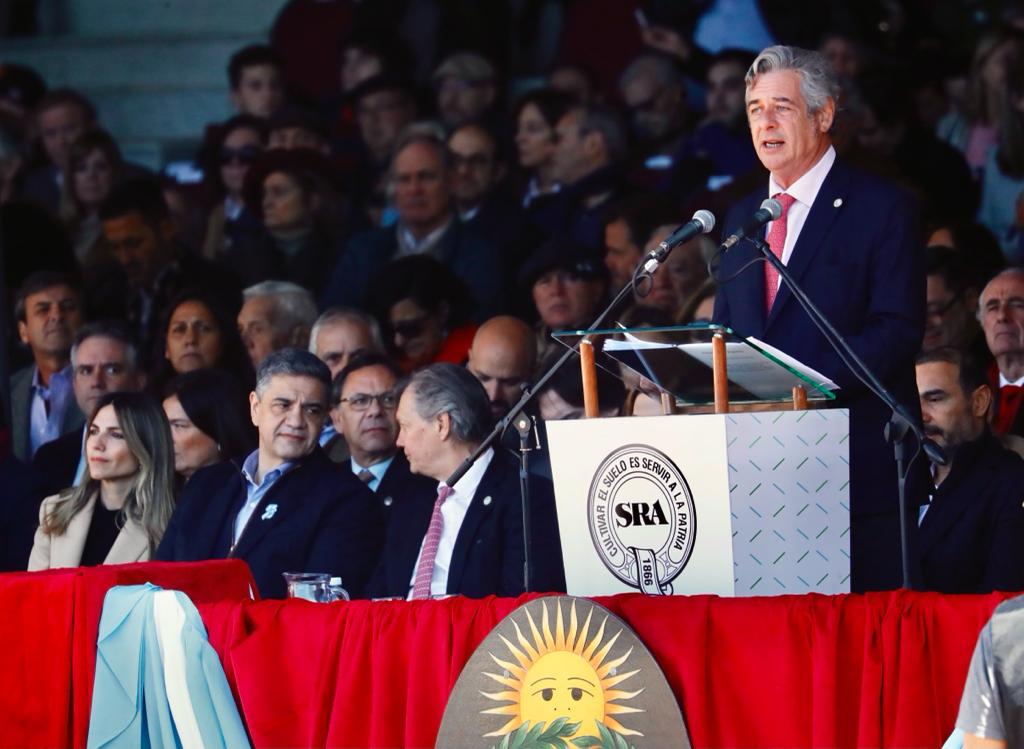 "Dilapidaron el dinero en subsidios en vez de potenciar el trabajo"