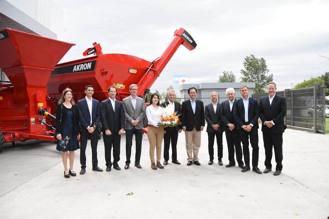A 5 años del lanzamiento de Kubota en Argentina, el Embajador de Japón visitó las plantas de Kubota y Akron en San Francisco
