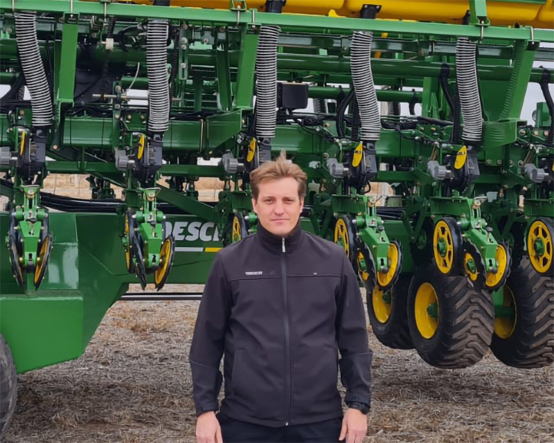 Expo Alcira: Tedeschi presentó su nueva sembradora TT 2470