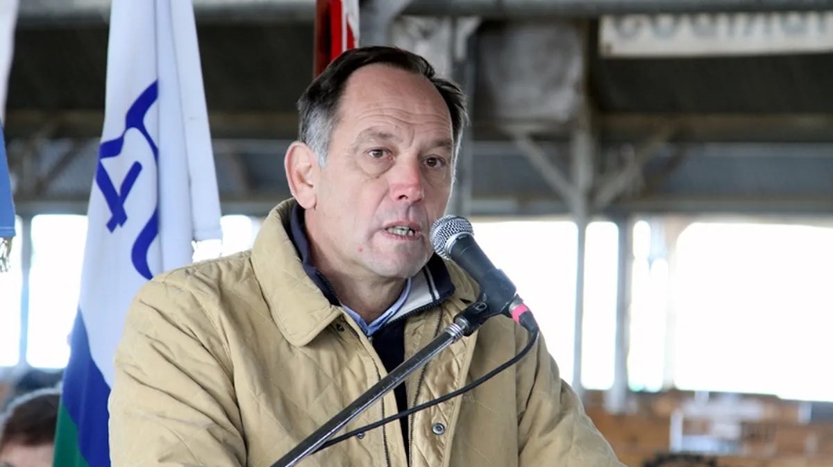 "Los impuestos son impagables, el alivio fiscal para por suprimirlos, el productor no puede reinvertir", señaló De Raedemaeker