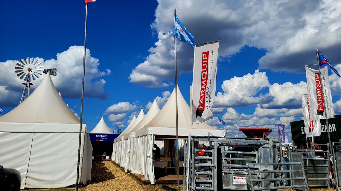 Agroactiva estuvo junto al gobierno de Santa Fe y empresas del sector en la Expoactiva de Uruguay