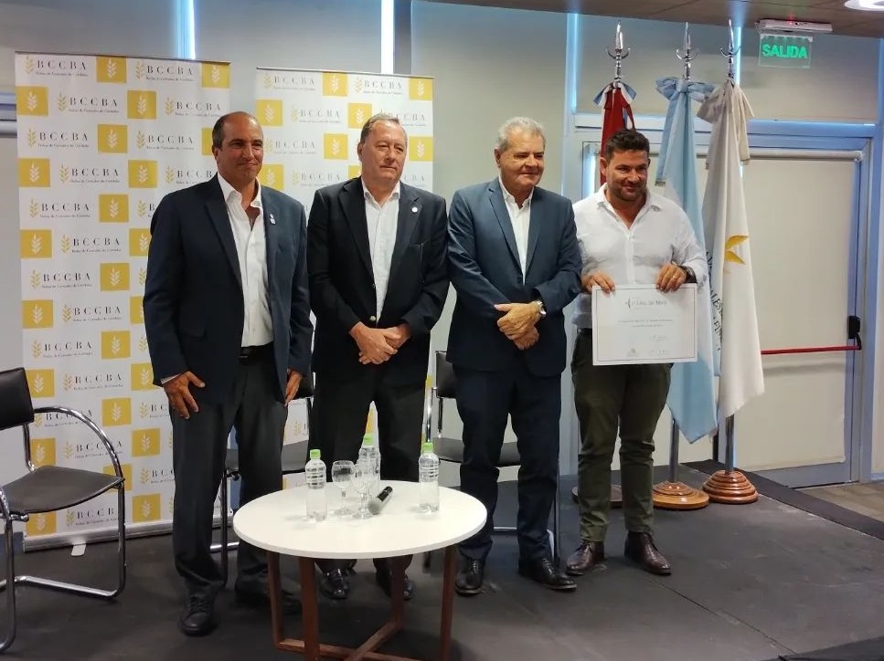 El Primer Lote de Maíz de la campaña 2022/23 fue adquirido por el Frigorífico de Aves SoyChú, por el monto de $93.100