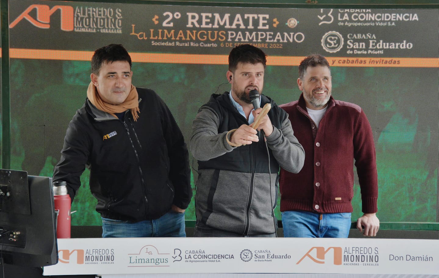 A pesar del frio, Mondino realizó un rematazo a puro Limangus