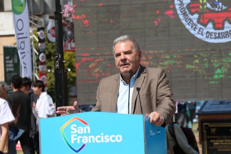 San Francisco: Busso insistió en declarar la lechería como economía regional y entregó aportes