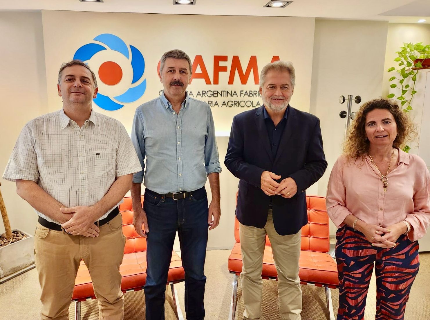 Impulsan iniciativas legislativas para potenciar la maquinaria agrícola macional