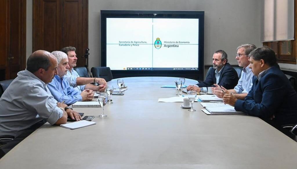 Vilella se refirió al comunicado de CRA y dijo "estar de acuerdo", aunque pensaba que hablaba de "quienes venden granos en negro".