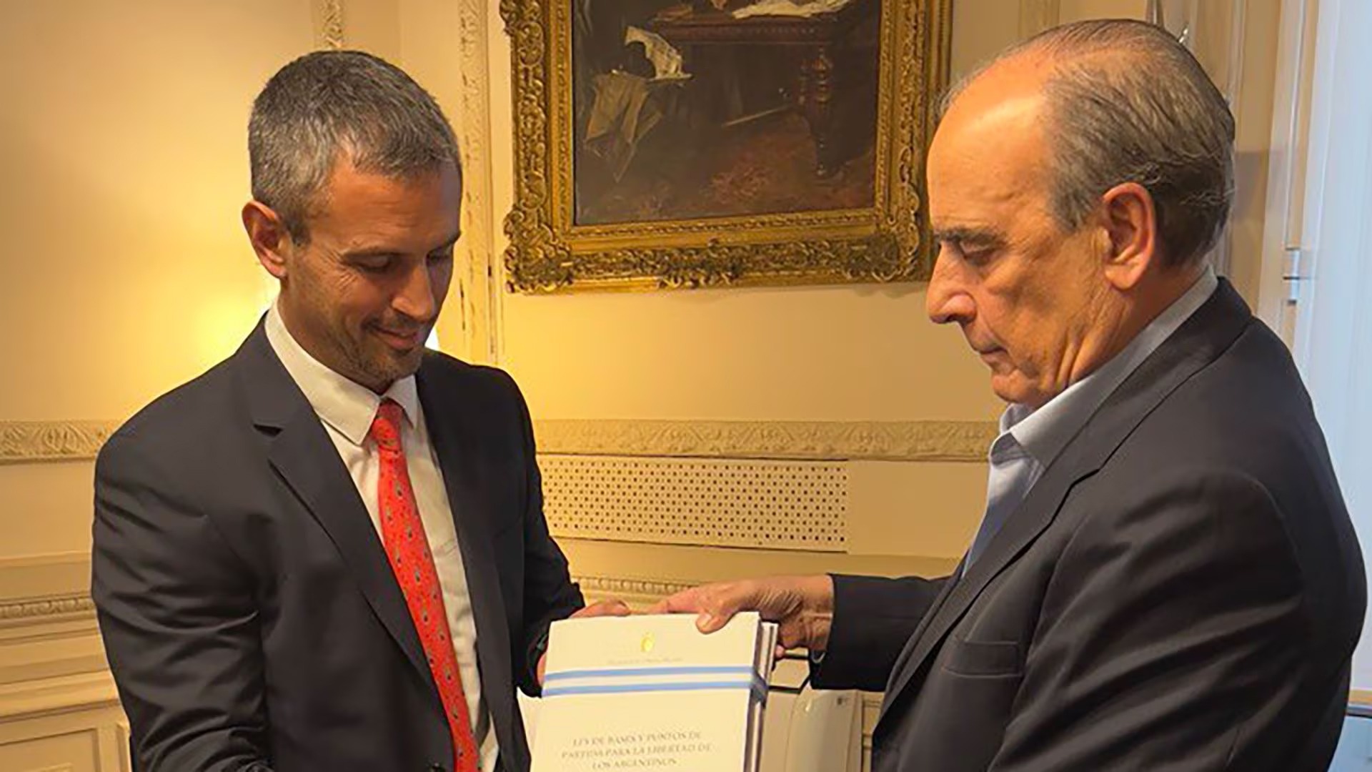 Ultimo día hábil del año : entra en vigencia el súper DNU de Milei
