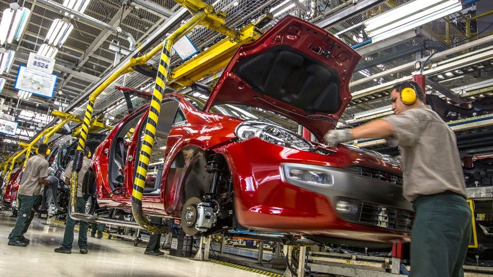 Las automotrices alcanzaron la mejor producción en nueve años pero este 2024 es un gran interrogante