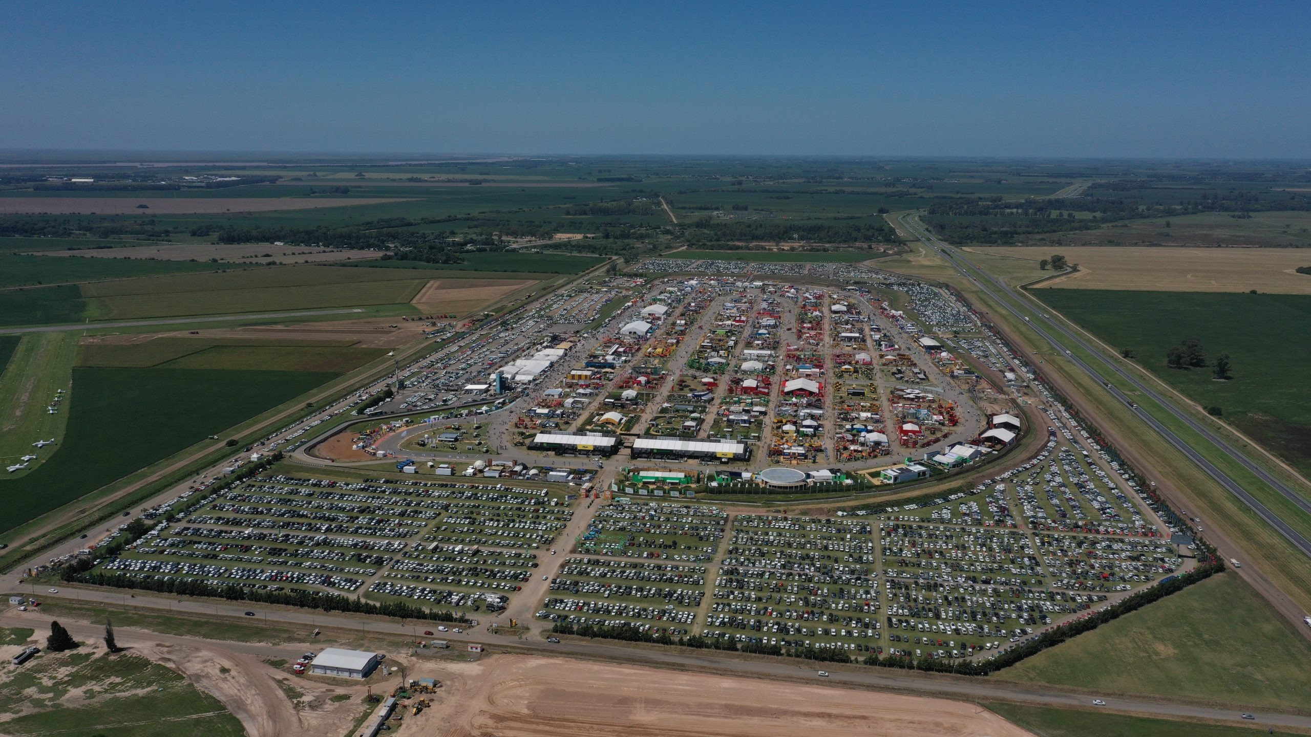 Expoagro: 180.000 visitantes y más de 2.000 millones de dólares de solicitudes de créditos”