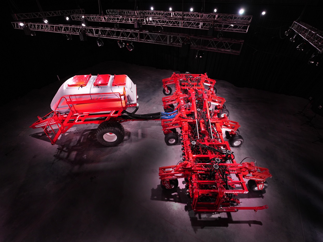 Crucianelli: triple lanzamiento en Expoagro 2024: Mixia, Fertec y Deep Agro
