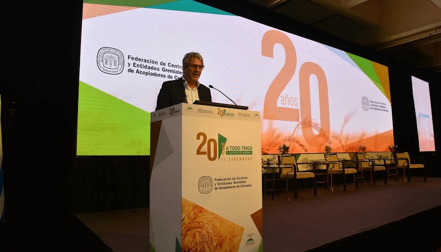 Juan Pazo: "Se acabaron las devaluaciones para generar competitividad por un ratito bajando salarios"