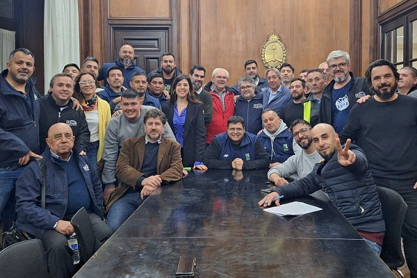Fin en el conflicto aceitero: hubo acuerdo y el salario básico será mayor a $1.500.000