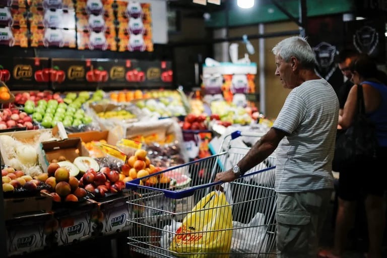 La inflación de agosto fue del 4,2% y acumuló un 236,7% en los últimos doce meses