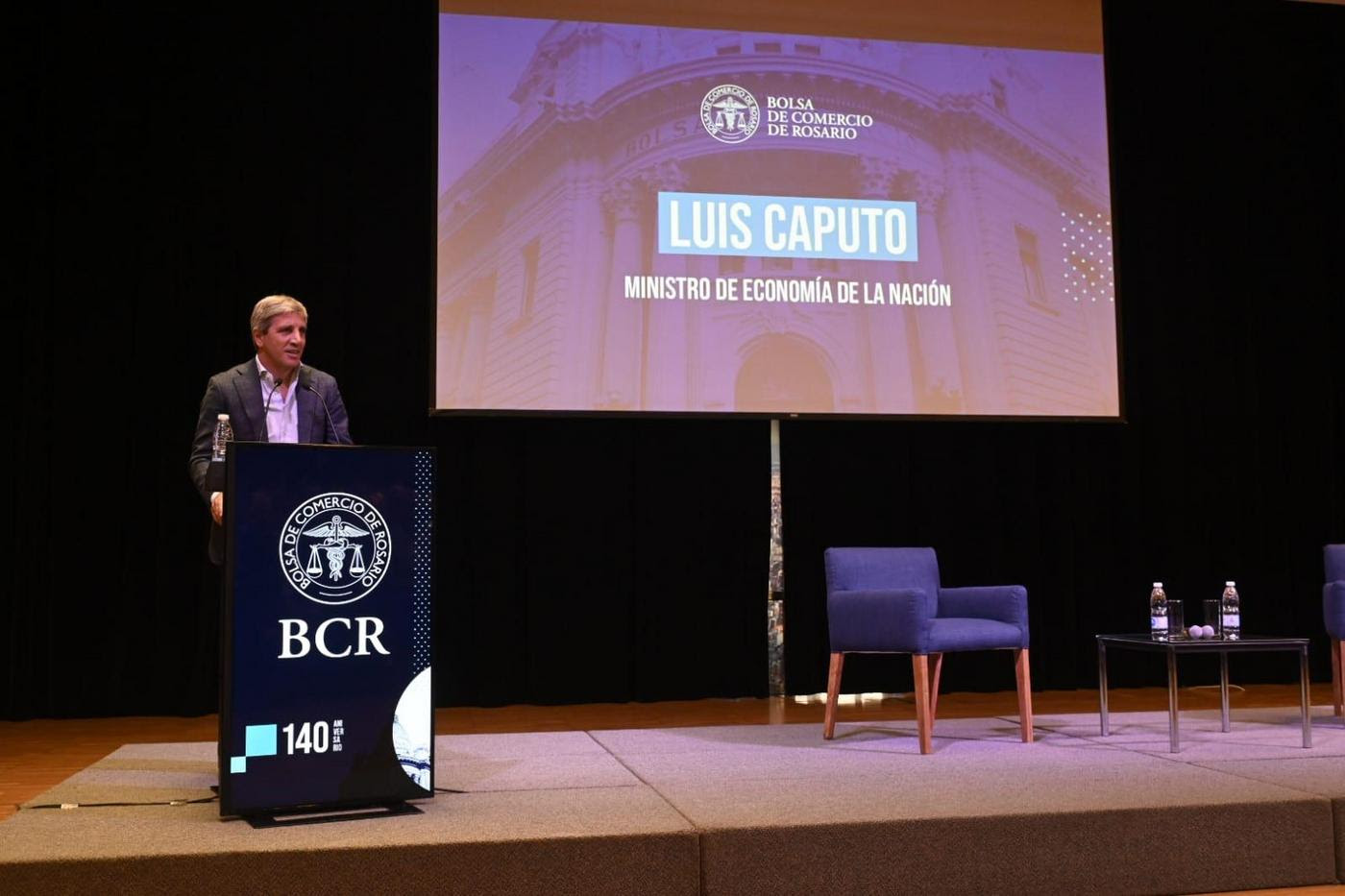 Caputo disertó ante mil empresarios en la Bolsa de Comercio de Rosario