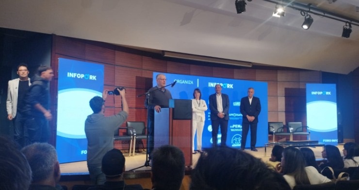 Dr. Jorge Brunori: Reconocimiento en el Foro Infopork a una Vida Dedicada al Sector Porcino