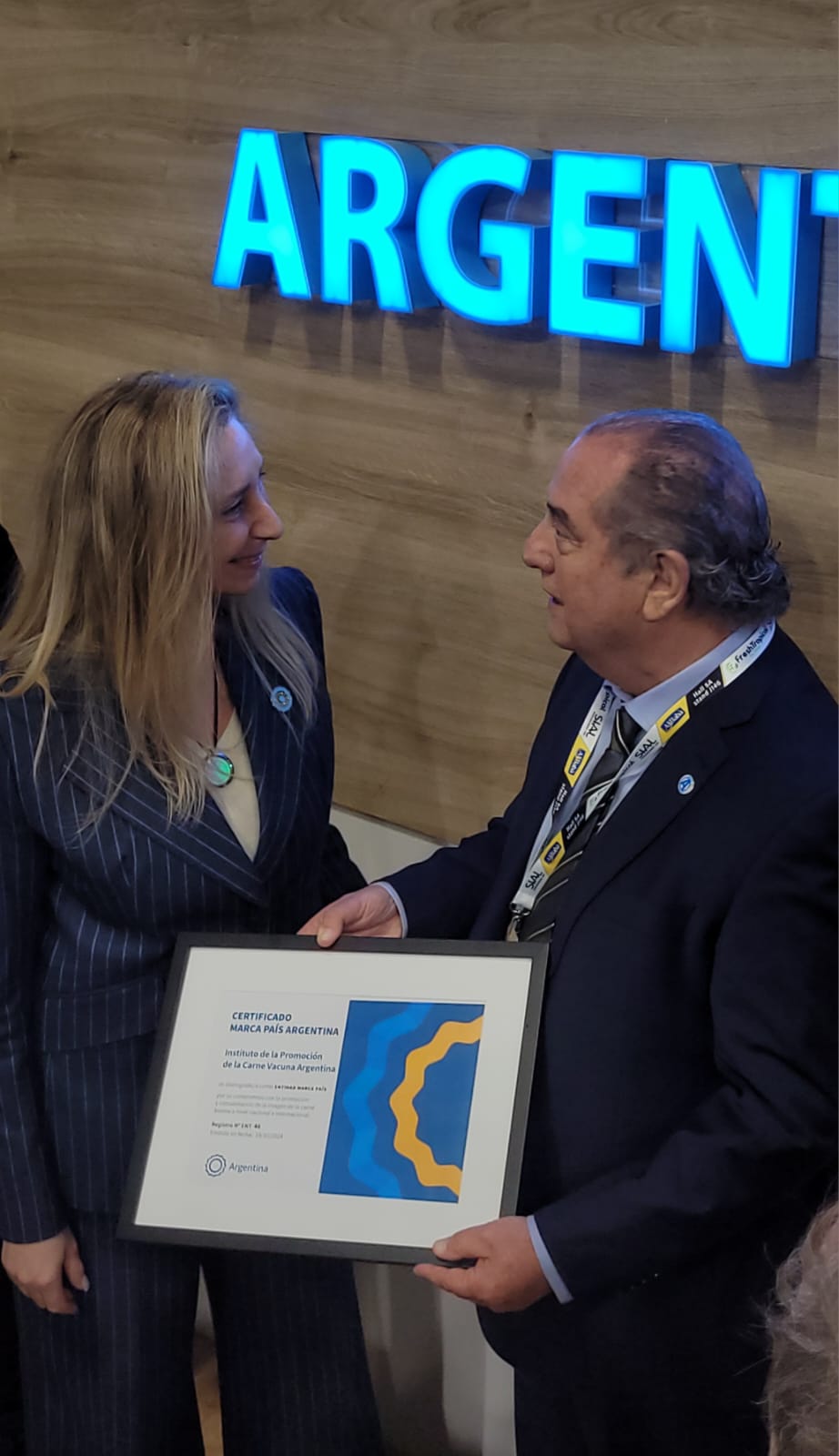 Karina Milei visitó el stand del IPCVA en la SIAL de París