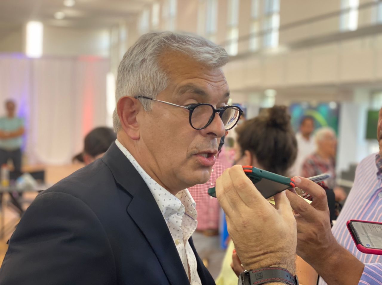 A su paso por Córdoba el ministro Julián Domínguez "fumó la pipa de la paz"