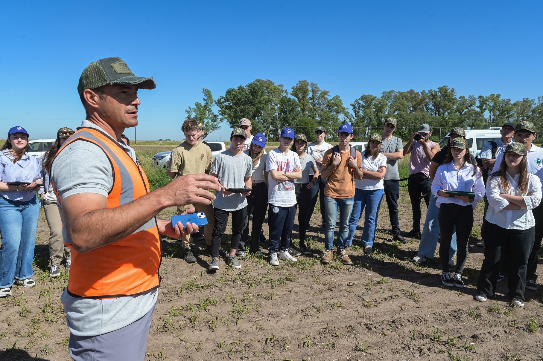 "La fuerza joven en el agro: inclusión social, educación y generación de empleo en las comunidades rurales de Argentina"