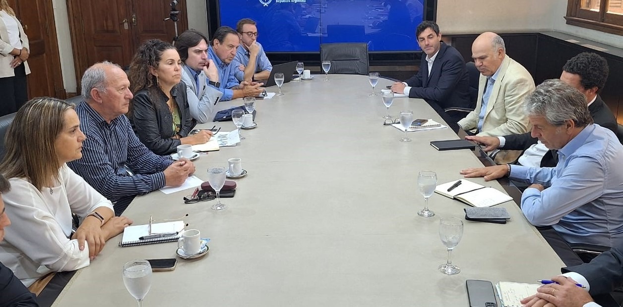 La mesa de enlace y funcionarios de Milei analizaron la crisis del campo en la previa de la reunión con Caputo