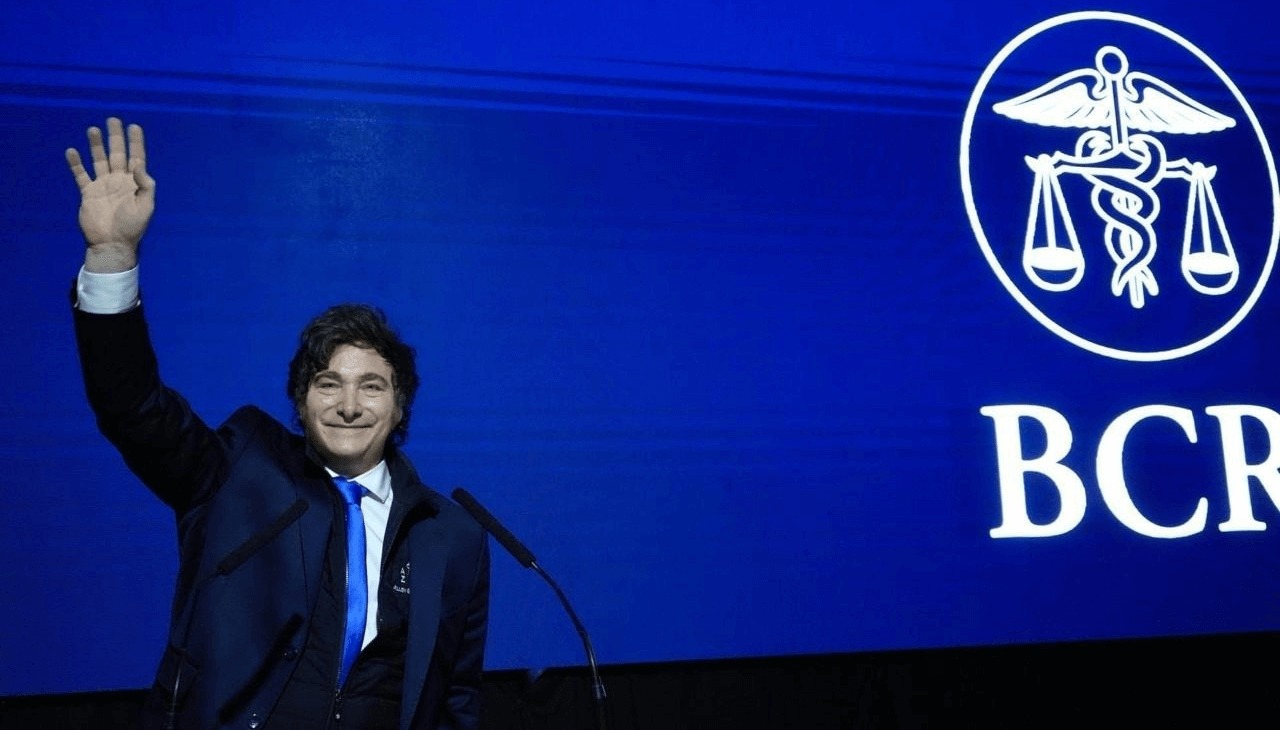 Milei en la Bolsa de Rosario: “La tasa de interés sube por el ‘riesgo kuka’”