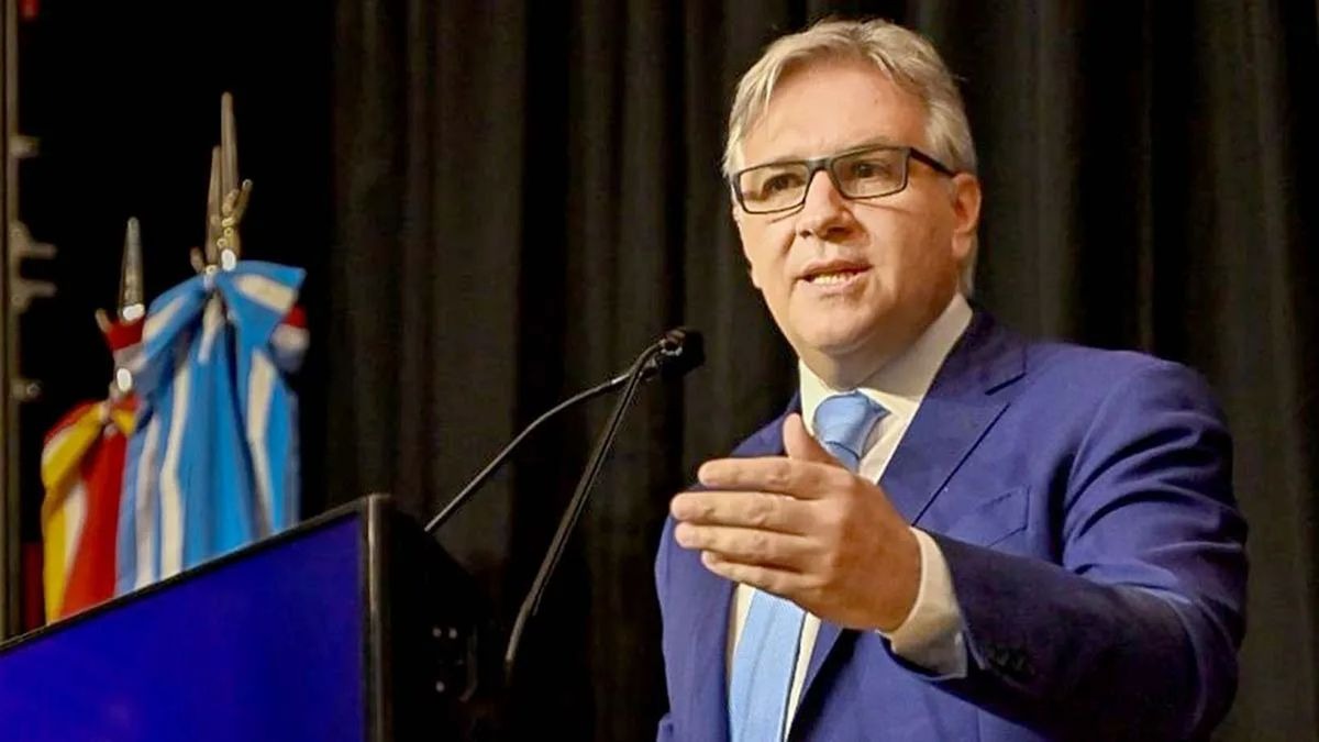 Llaryora tildó la baja de retenciones de "electoralista" y pidió que sea definitiva