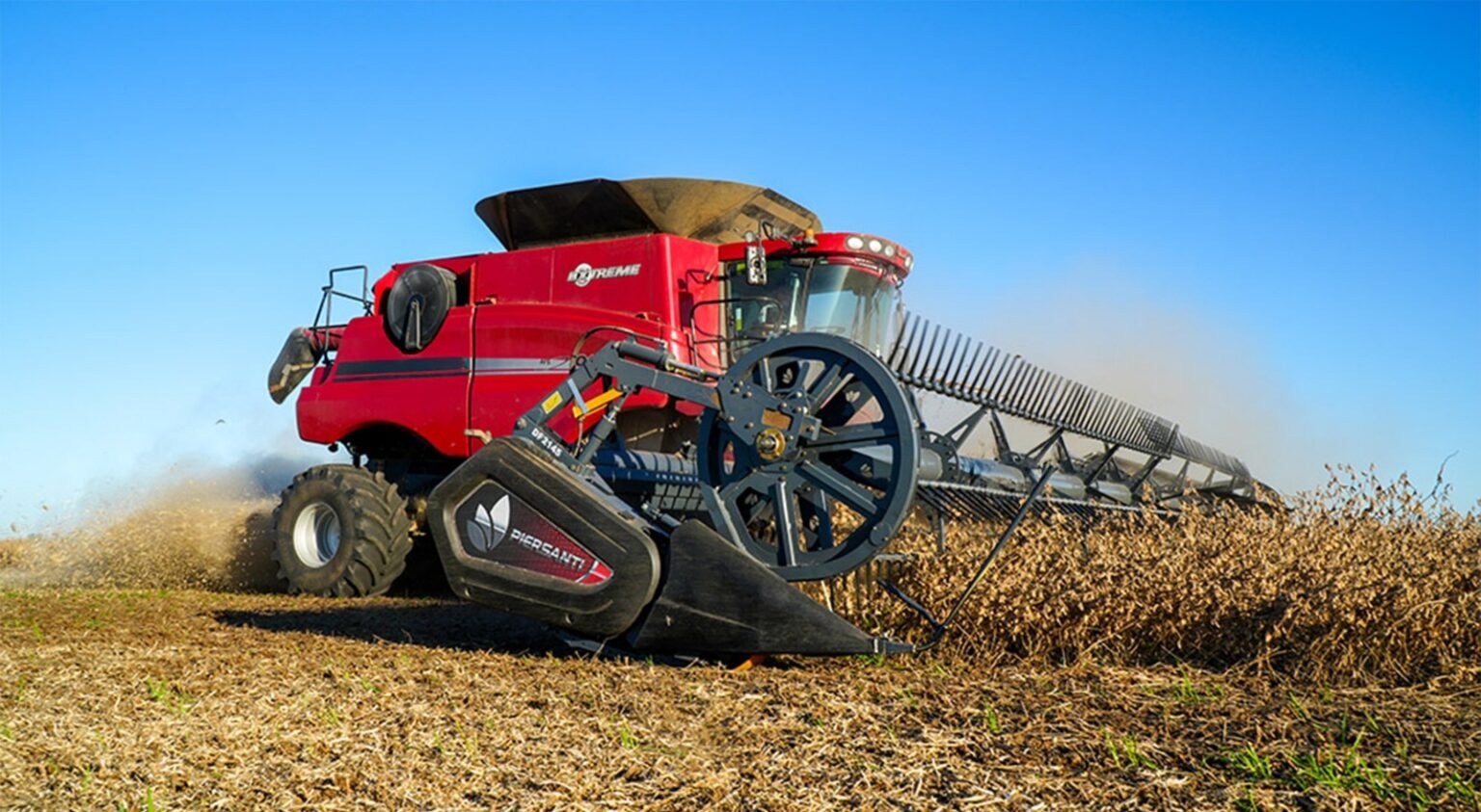 Desde Noetinger al mundo: Piersanti exhibe su draper DF2100 en Agritechnica