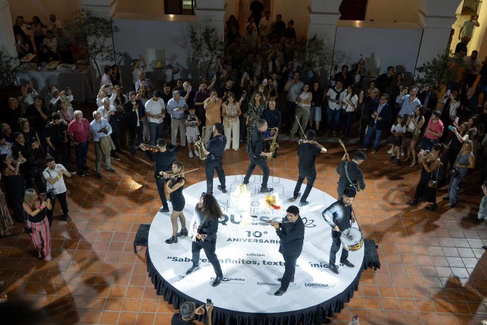 La décima edición de "La noche de nuestros Quesos" transforma los productos cordobeses en obras de arte
