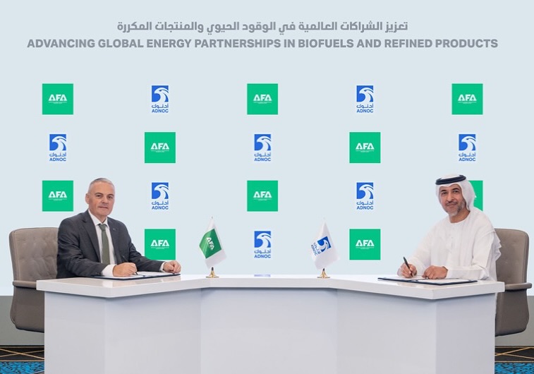 AFA da un salto internacional: acuerdo estratégico con ADNOC Global Trading para formentar las energias renovables