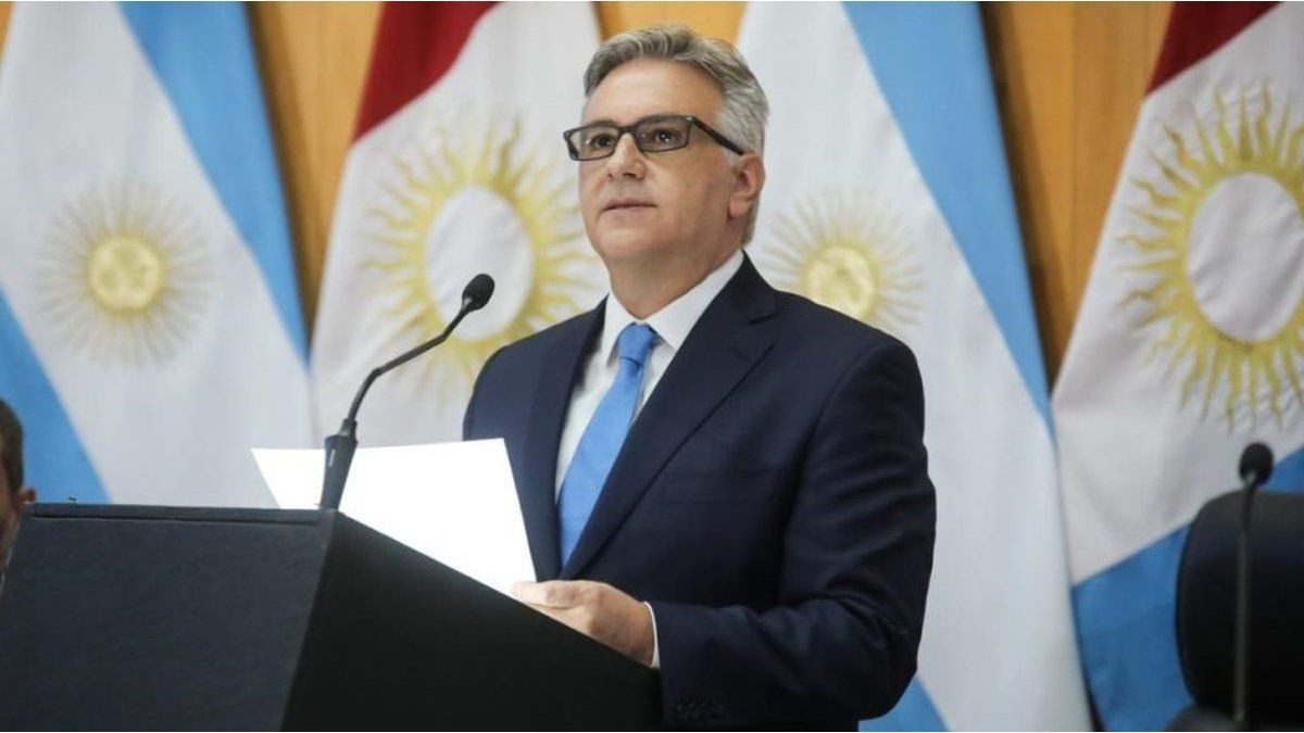 Cambios en el gabinete de Llaryora: Busso al frente del Ministerio de Biagroindustria y Producción que se fusionan y Siciliano a cargo de un súper ministerio