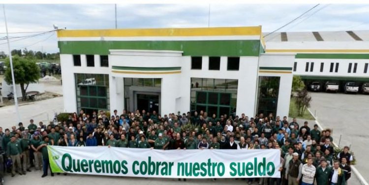 Conflicto laboral en Metalfor: empleados paralizan actividades por falta de pago