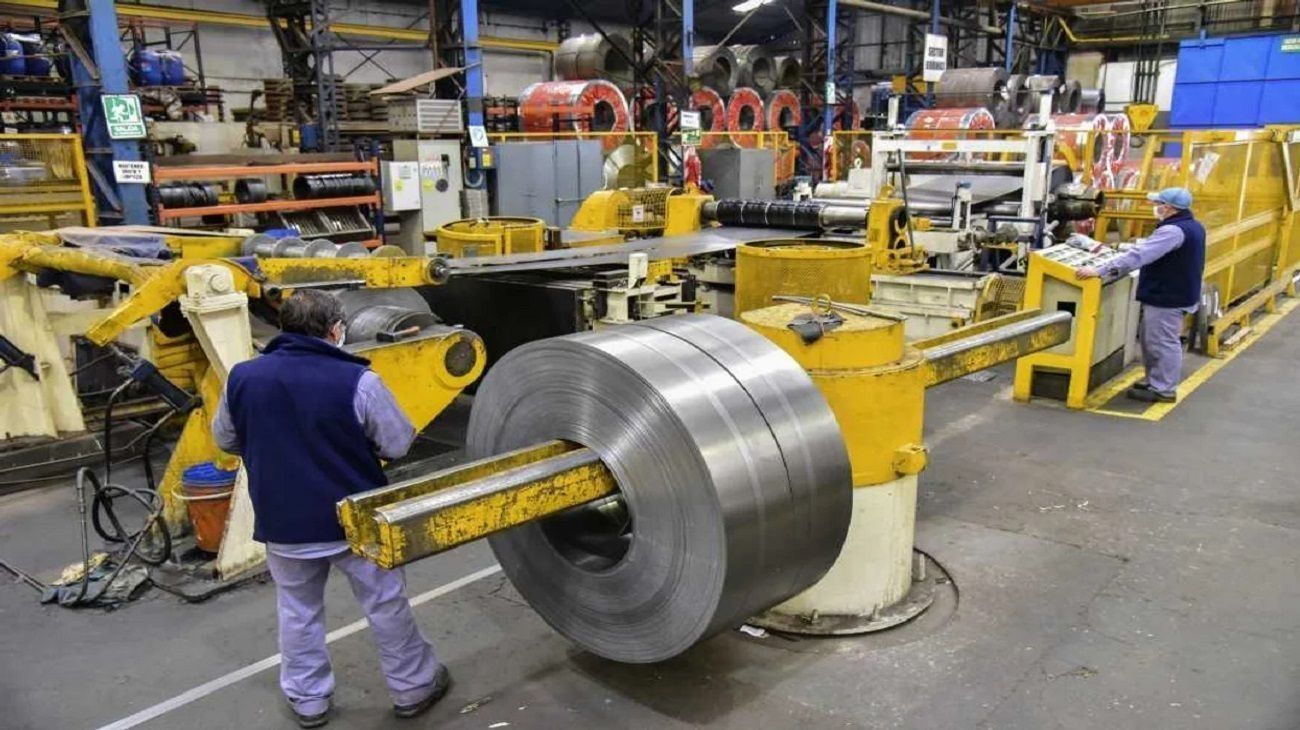 “Una industria nacional posible”: la CIMCC celebró la nueva Ley de Modernización Laboral y reclamó avanzar con la reforma tributaria