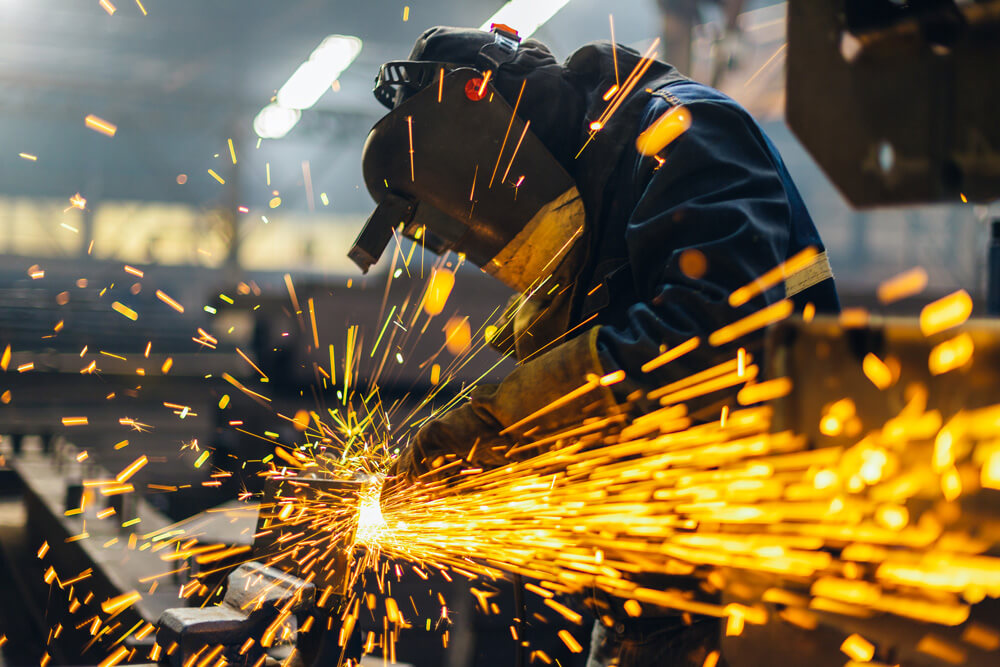Industria metalúrgica en crisis: caída del 12% en Córdoba durante febrero