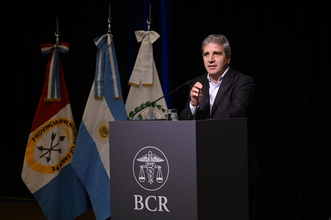 Anuncio clave en Rosario: Luis Caputo confirma la cesión de la estratégica ruta A012 a Santa Fe