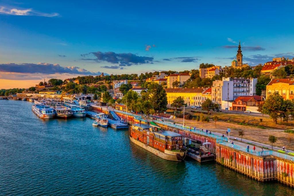 Serbia: El apoyo internacional ha sido fundamental para consolidar la capacidad de producción del país y garantizar el acceso a los mercados europeos.