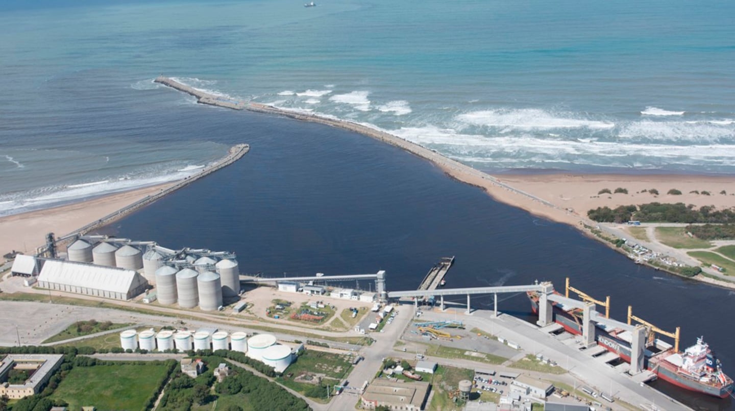 Transportistas levantan protesta en el puerto de Quequén tras acuerdo con empresarios