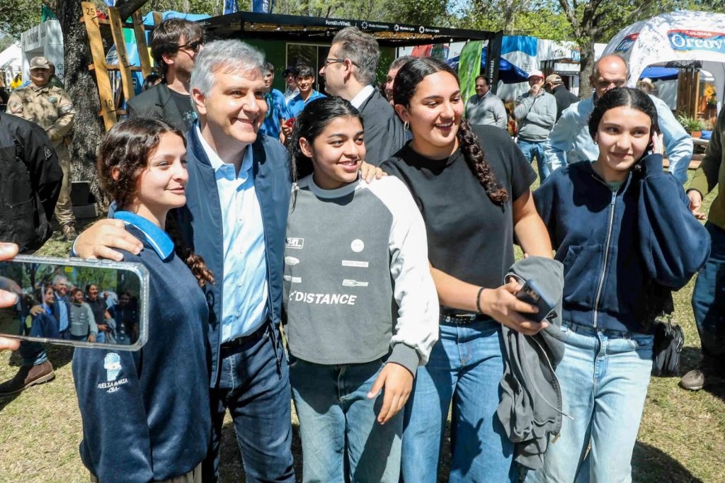 "No se puede crecer sin infraestructura" dijo Llaryora en Adelia María